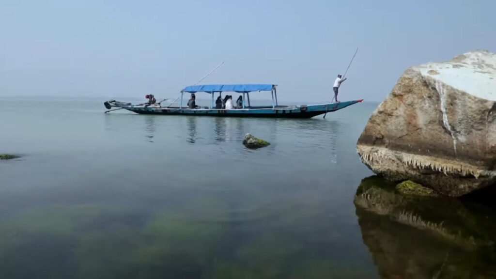 Chilika Lake (110 km from Puri)